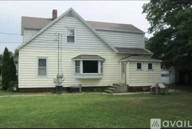 Main picture of 106 Warsaw St