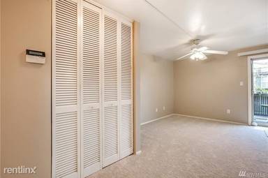 Main picture of Laurel Park Condominiums