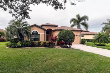 Main picture of 8044 Stirling Falls Cir