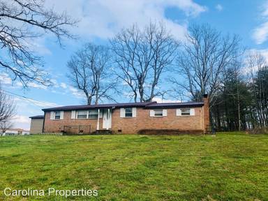Main picture of 426 N Recreation Rd
