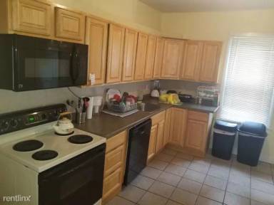 Main picture of 109 E Broad St