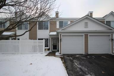 Main picture of 1932 Kyle Way