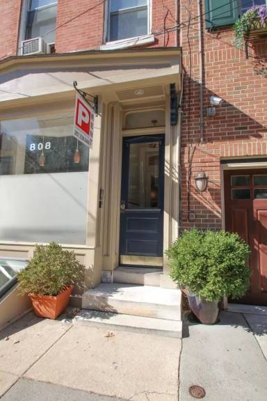 Main picture of 808 S 2nd St