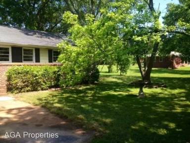 Main picture of 1700 Hog Mountain Rd
