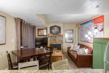 Main picture of 2000 Prospector Ave