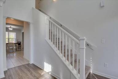 Main picture of 778 Fordham Rd