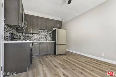 Main picture of 300 Patton St