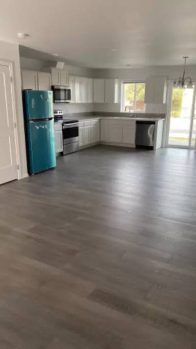 Main picture of 2721 W Marina Dr