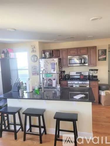 Main picture of 10 Jay St