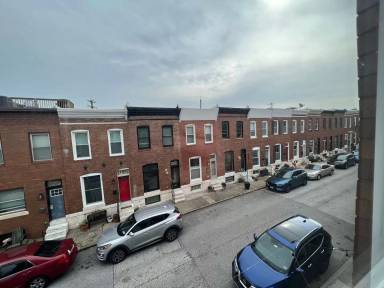 Main picture of 102 S Curley St