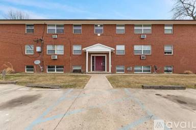 Main picture of 4200 N Arlington Ave