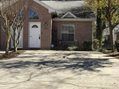 Main picture of 2541 Golden Park Ln