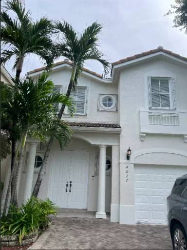 Main picture of 4827 NW 108th Ct
