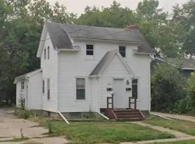 Main picture of 915 7th Ave S