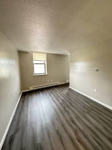 Main picture of 12 W Main St