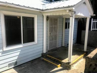 Main picture of 203 S Pine St