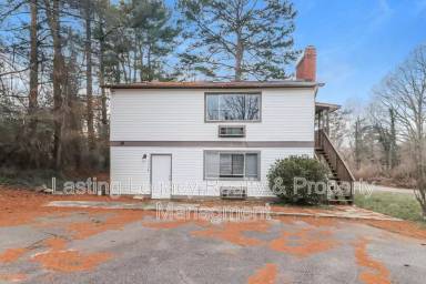 Main picture of 2327 15th St NE