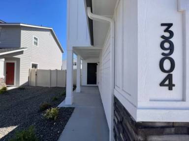 Main picture of 3904 N Dashwood Ave