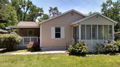 Main picture of 114 Pine St