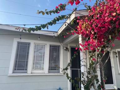 Main picture of 445 28th St