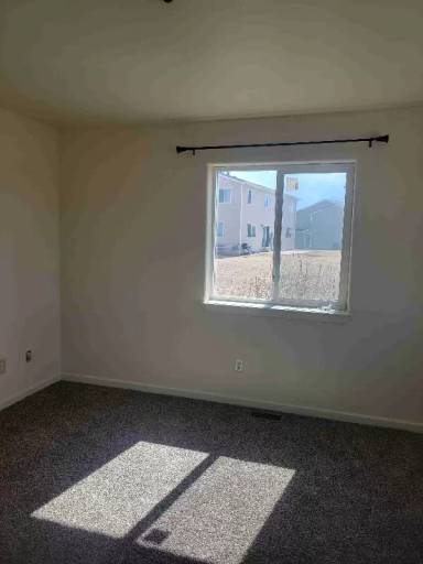 Main picture of 826 Knife River Dr
