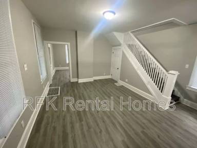 Main picture of 108 N 6th St