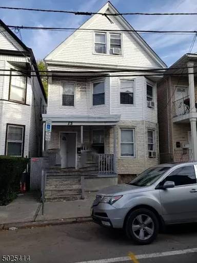 Main picture of 15 N 5th St