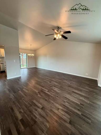 Main picture of 450 Emily Ln