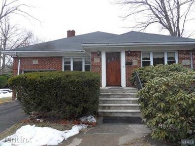 Main picture of 280 Knickerbocker Rd