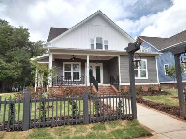 Main picture of 4088 Biltmore Ave