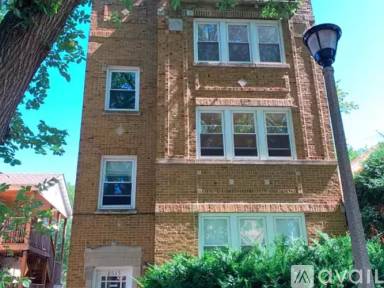 Main picture of 8635 Trumbull Ave