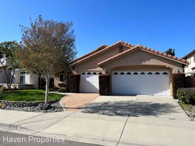 Main picture of 920 Ambrosia Ln