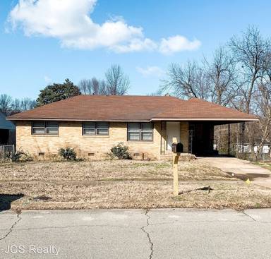Main picture of 716 Valley Dr