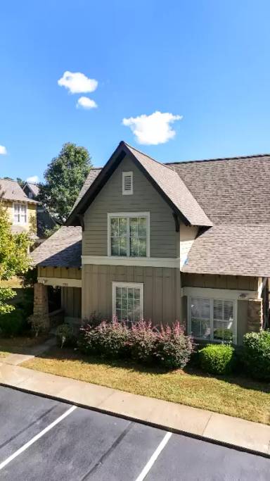 Main picture of 101 West Ln