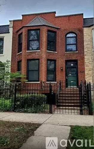 Main picture of 1848 W Newport Ave
