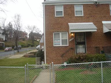 Main picture of 700 Burns St SE