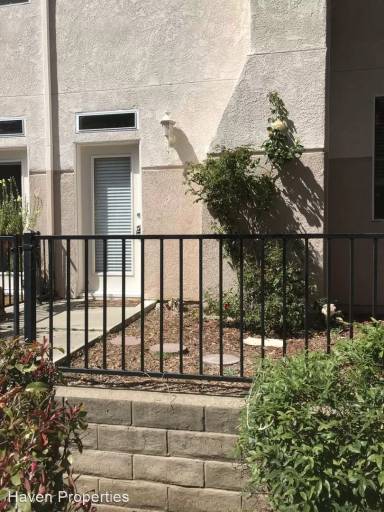Main picture of 1283 Chaparral Cir
