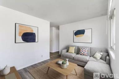 Main picture of 2201 S Marsh Ave