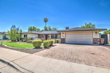 Main picture of 4209 E Weldon Ave