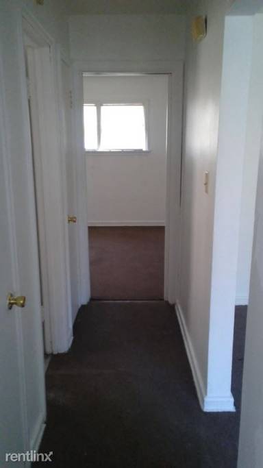 Main picture of 2605 W Victory Ln
