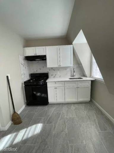 Main picture of 302 Arlington Ave
