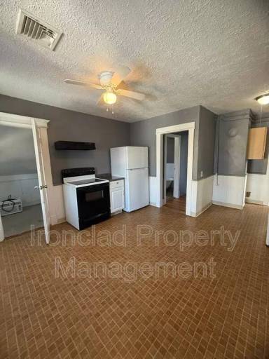 Main picture of 179 Maple St