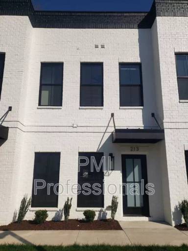 Main picture of 203 McAuliffe St