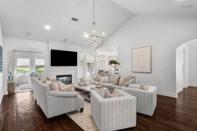 Main picture of 421 Whispering Lake Dr