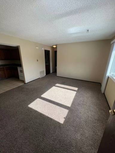 Main picture of 1621 Carriage Hill Dr
