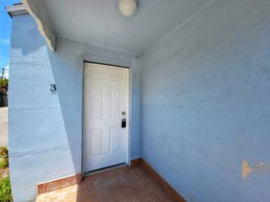 Main picture of 1420 Avocado Ave