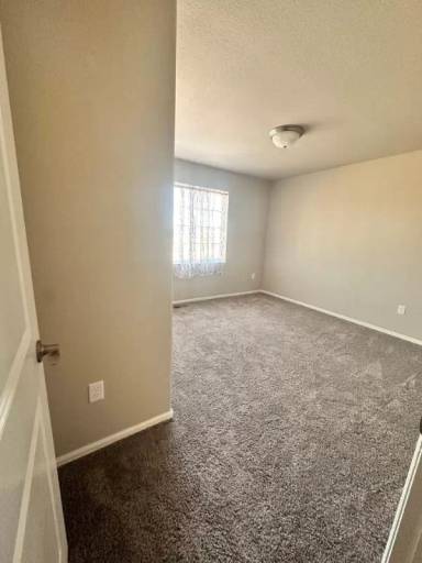 Main picture of 2676 Emerald St
