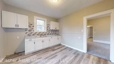 Main picture of 1725 Holmden Ave