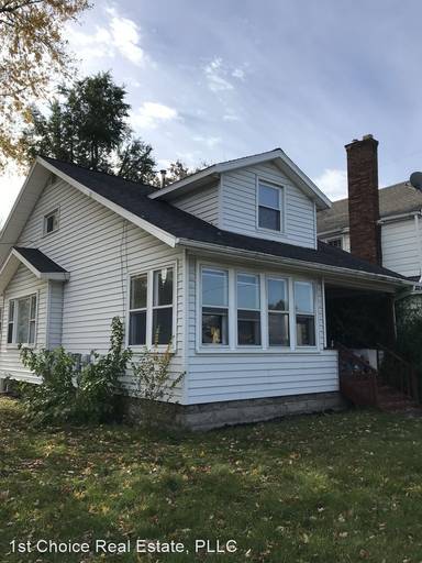 Main picture of 1703 W Saginaw St