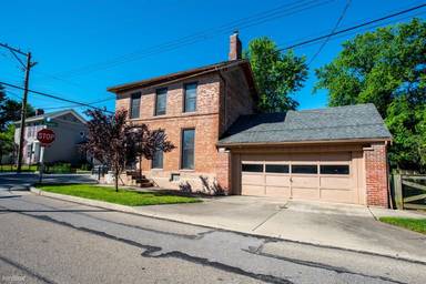 Main picture of 199 Spring St